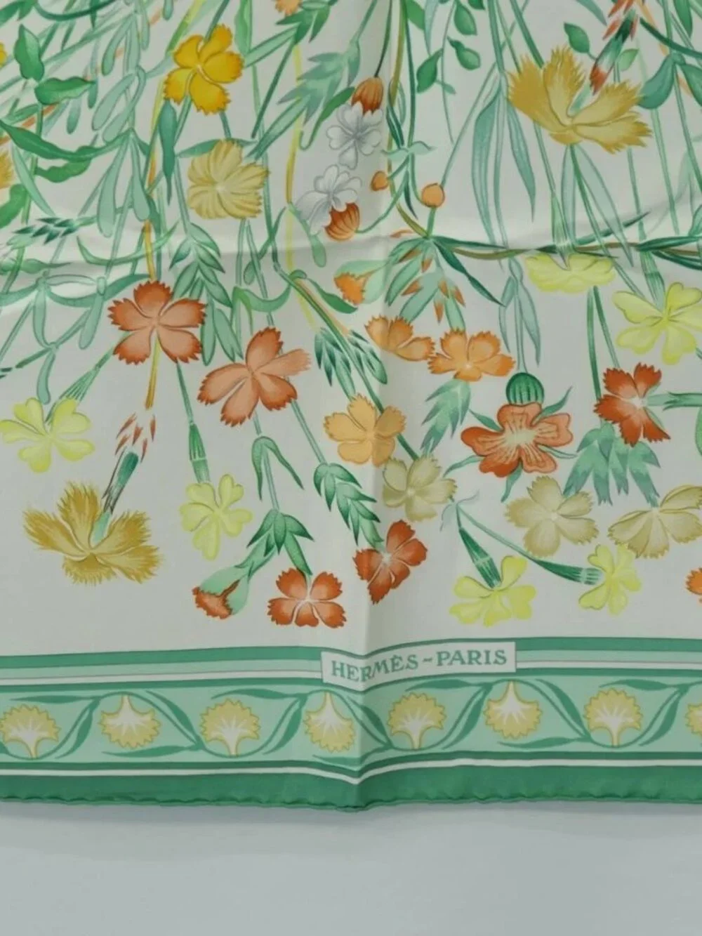 HERMES Carre 90 Scarf 